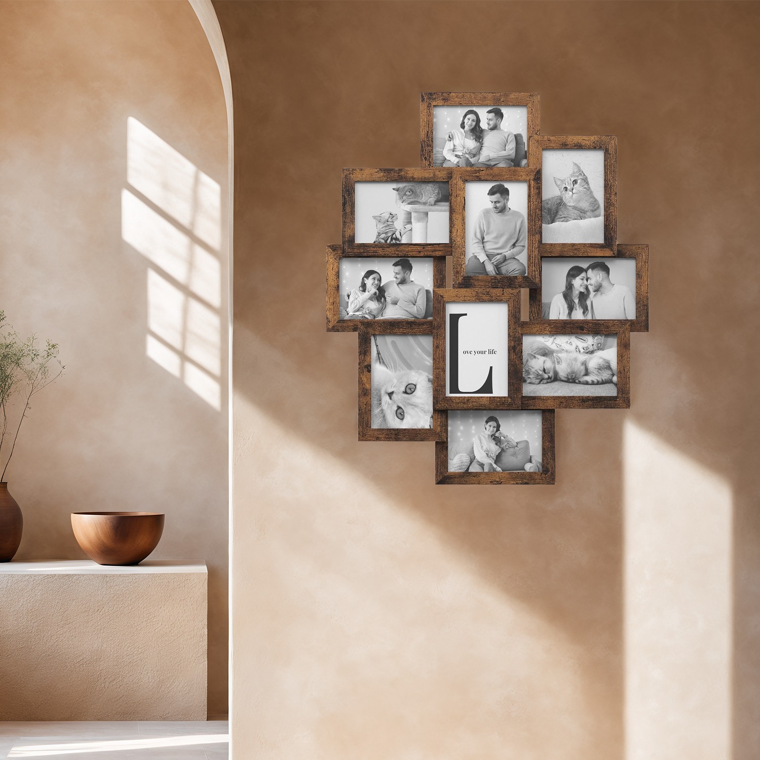Foto rāmju kolāža, 10 rāmjiem 10 x 15 cm fotogrāfijām, MDF, 60 x 49,3 x 3,6 cm