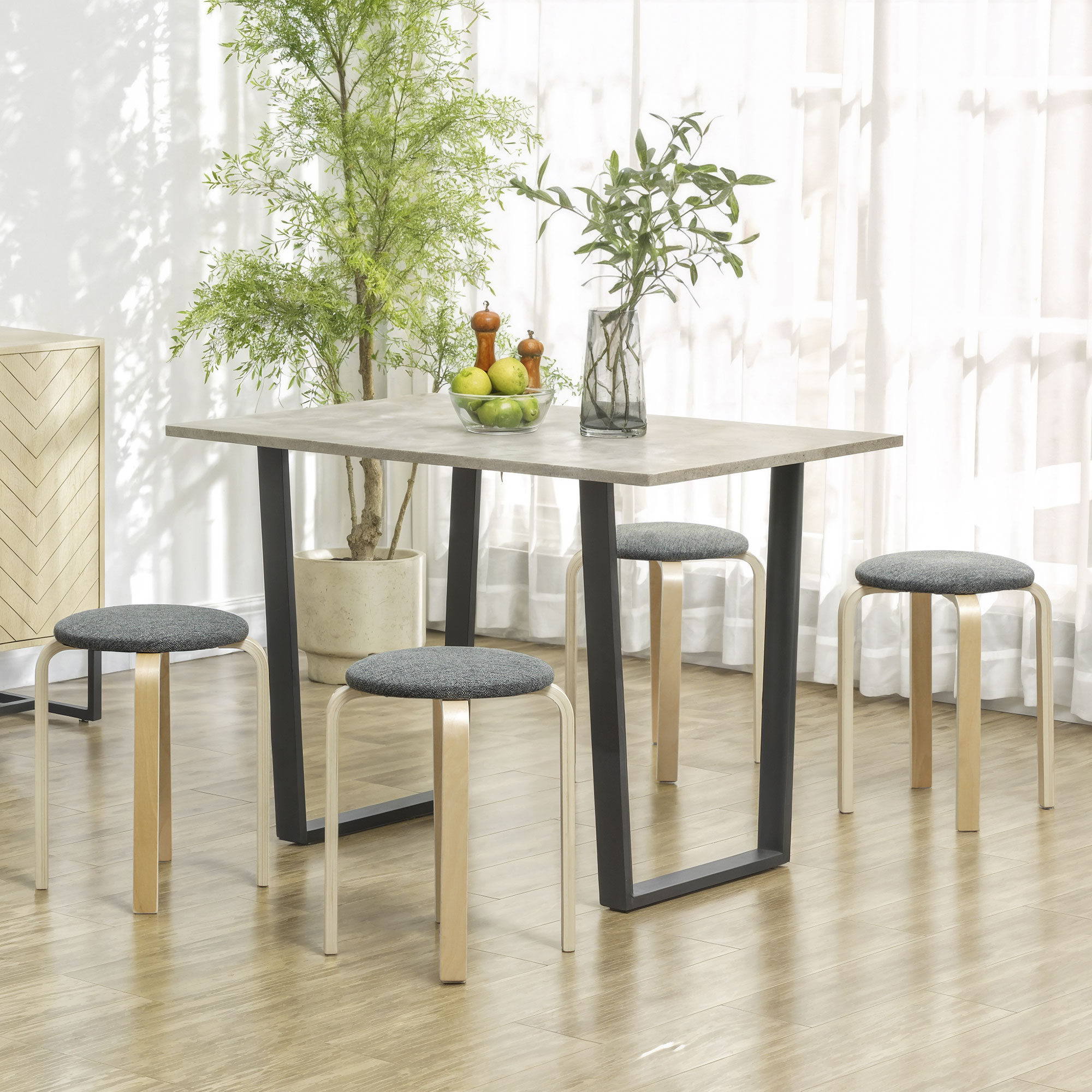 4-osaline polsterdatud taburetikomplekt, virnastatav, hall, puidust jalad - Image 2