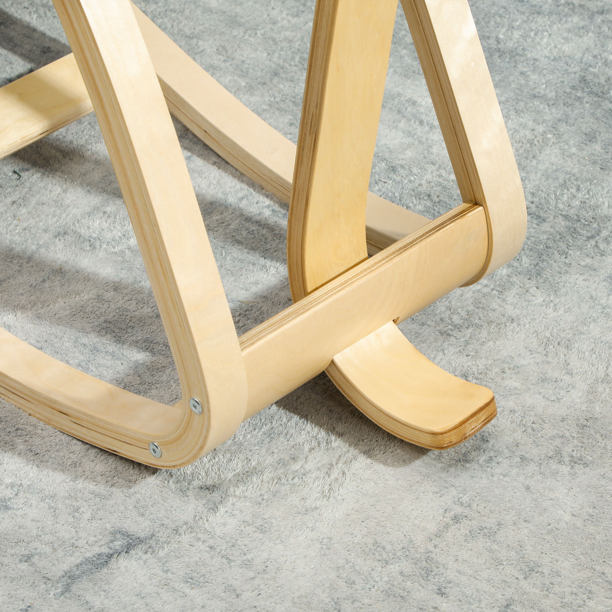 Kneeling chair, tumesinine, kasepuit, 84 x 51 x 93 cm