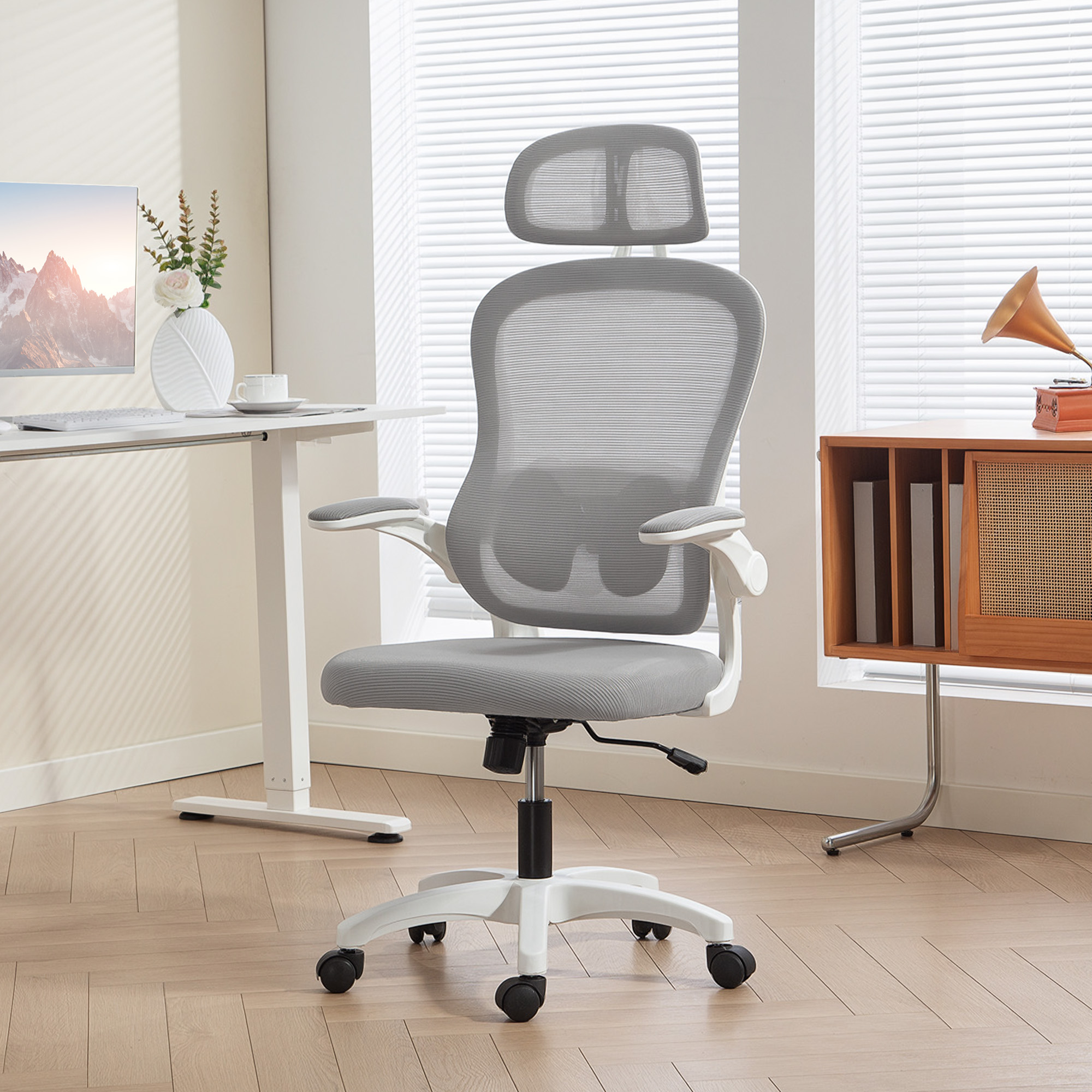 Ergonoomiline bürootool võrkkattega seljatoega, hall, 64 x 62 x 107-115 cm
