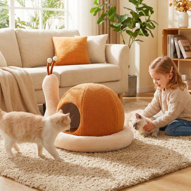 Tigu-kujuline kassipesa pehme padjaga